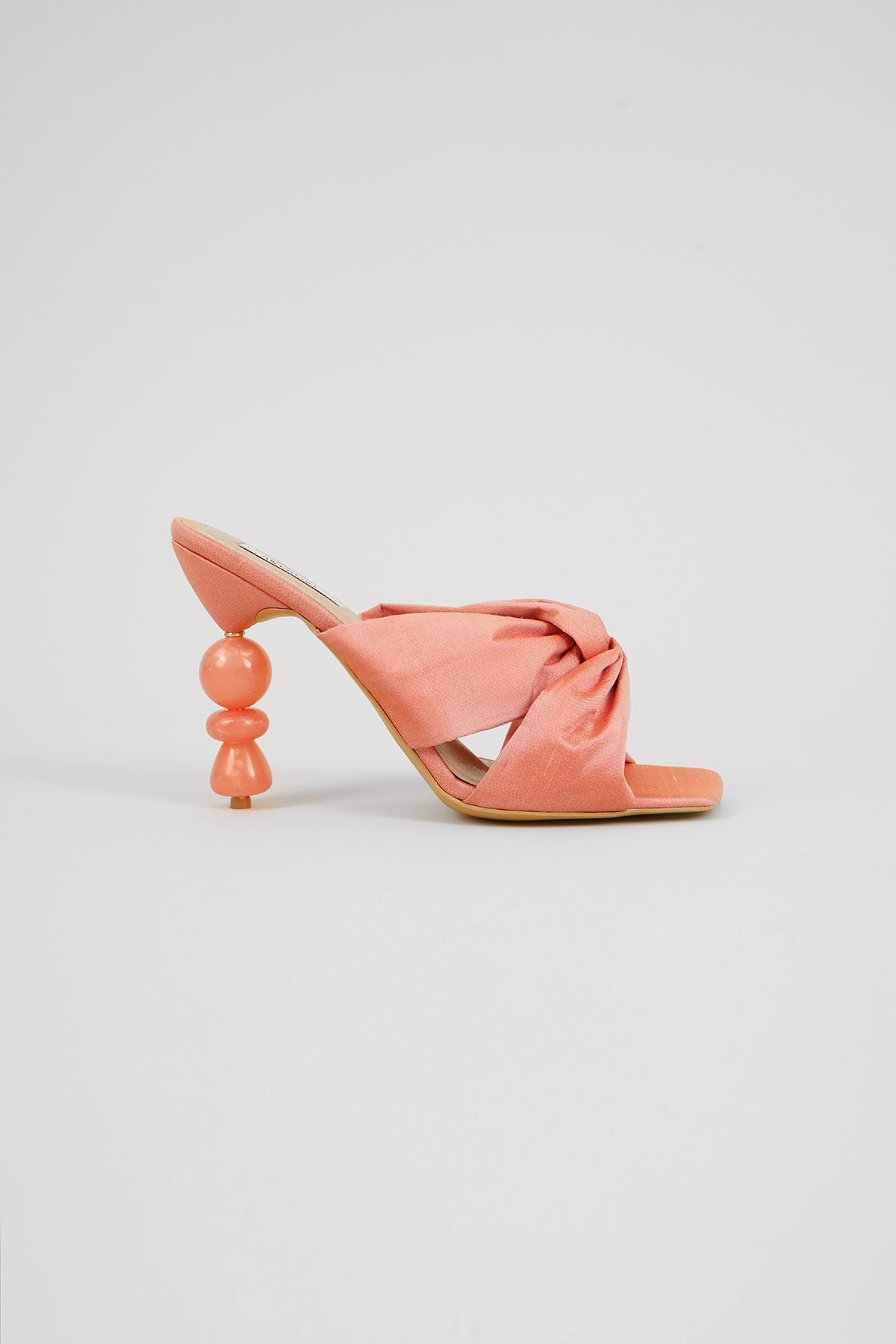 THE CAMELIA SANDALS